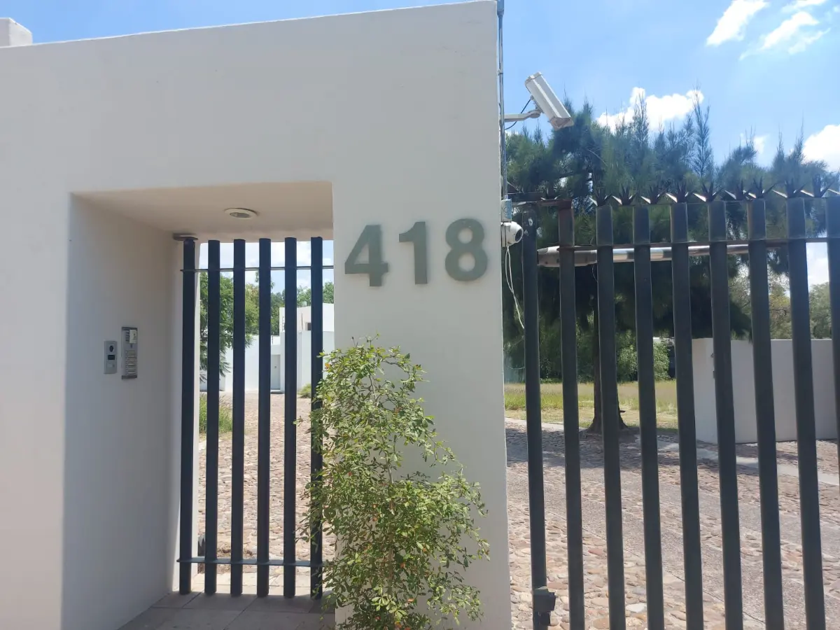 https://static.portalterreno.com.mx/properties/3074/80a94c09-9533-545c-aa0a-c61b60b32cd9.webp